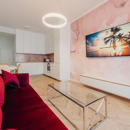 3 Bedrooms Premium Bella Rosa For 8 Guests With Ac And Underground Parking Rzeszów Buitenkant foto