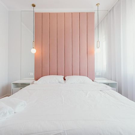 3 Bedrooms Premium Bella Rosa For 8 Guests With Ac And Underground Parking Rzeszów Buitenkant foto