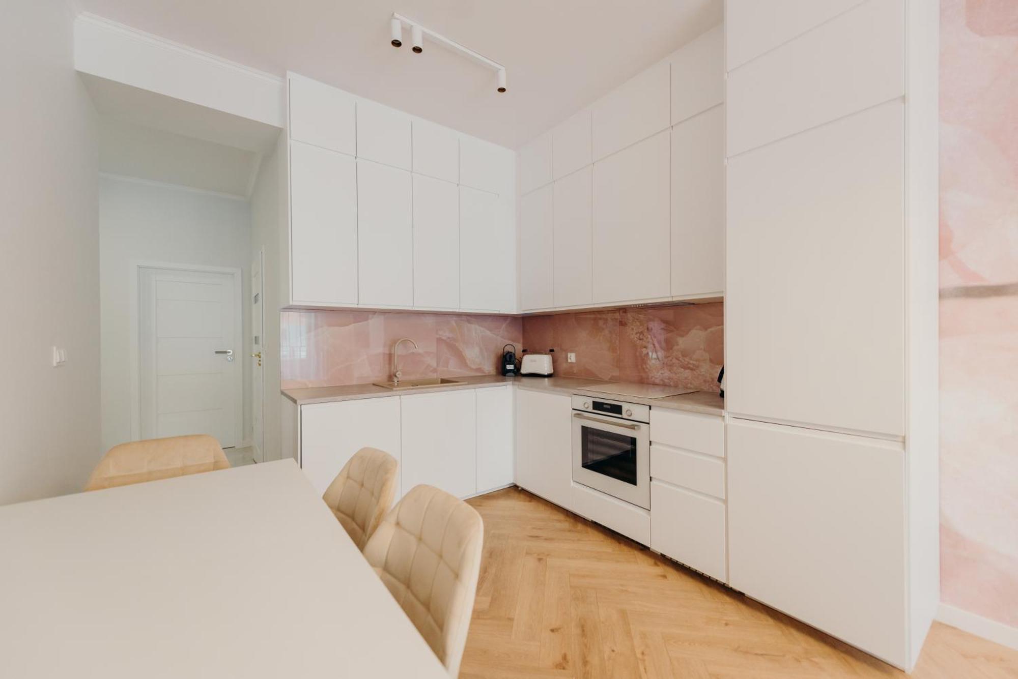 3 Bedrooms Premium Bella Rosa For 8 Guests With Ac And Underground Parking Rzeszów Buitenkant foto