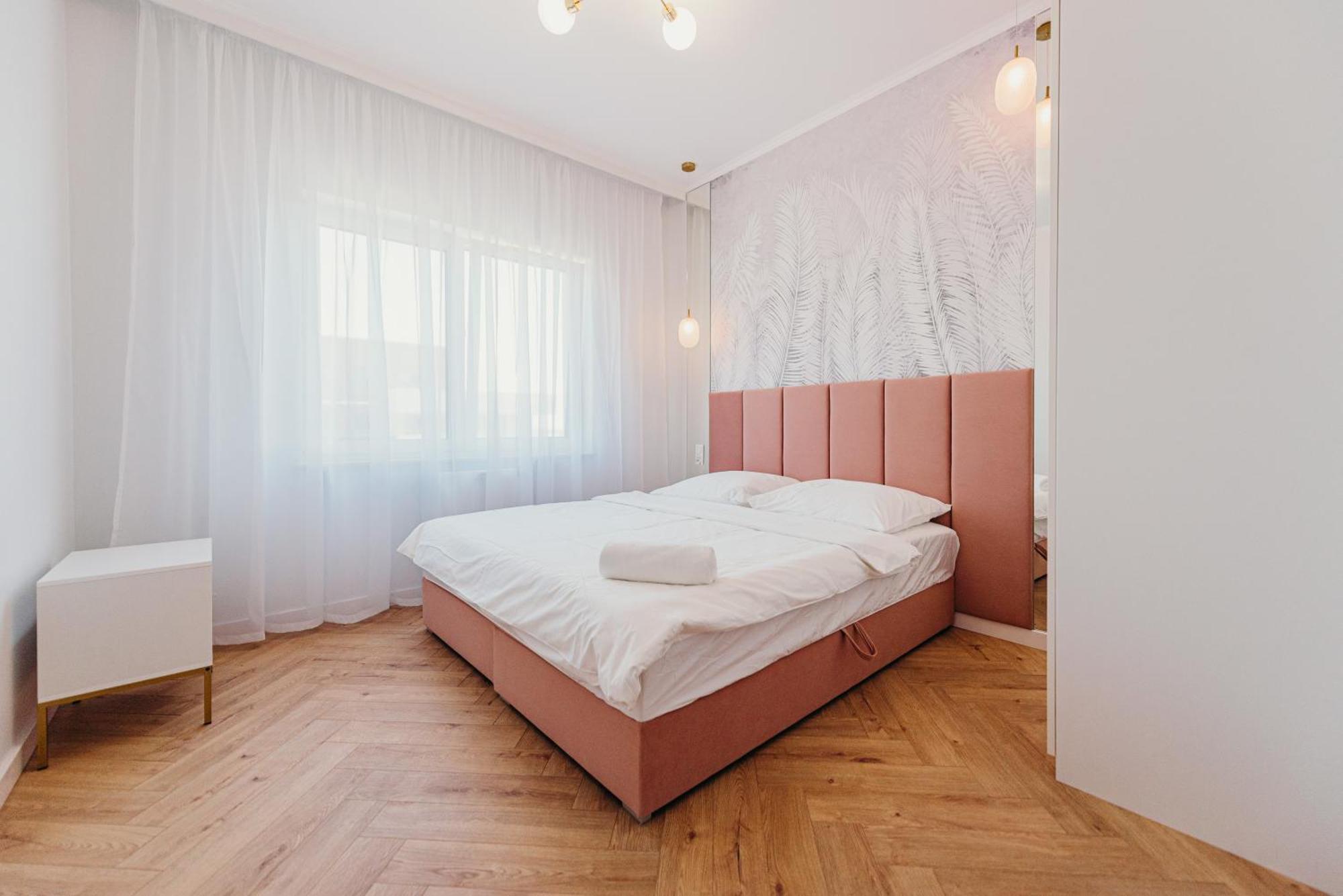 3 Bedrooms Premium Bella Rosa For 8 Guests With Ac And Underground Parking Rzeszów Buitenkant foto