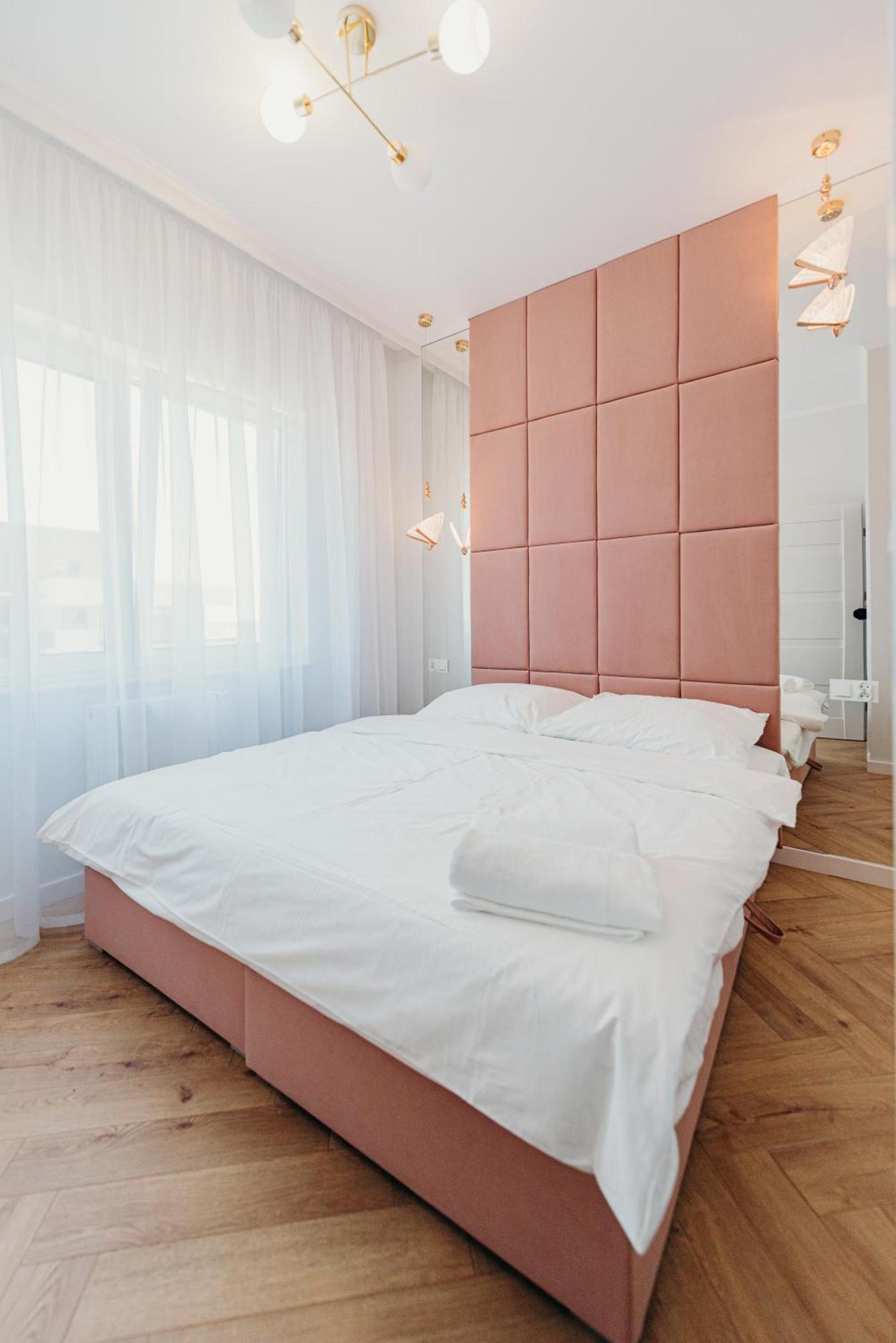 3 Bedrooms Premium Bella Rosa For 8 Guests With Ac And Underground Parking Rzeszów Buitenkant foto
