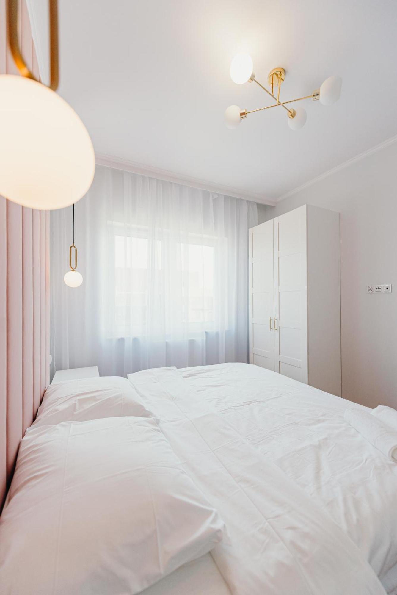 3 Bedrooms Premium Bella Rosa For 8 Guests With Ac And Underground Parking Rzeszów Buitenkant foto